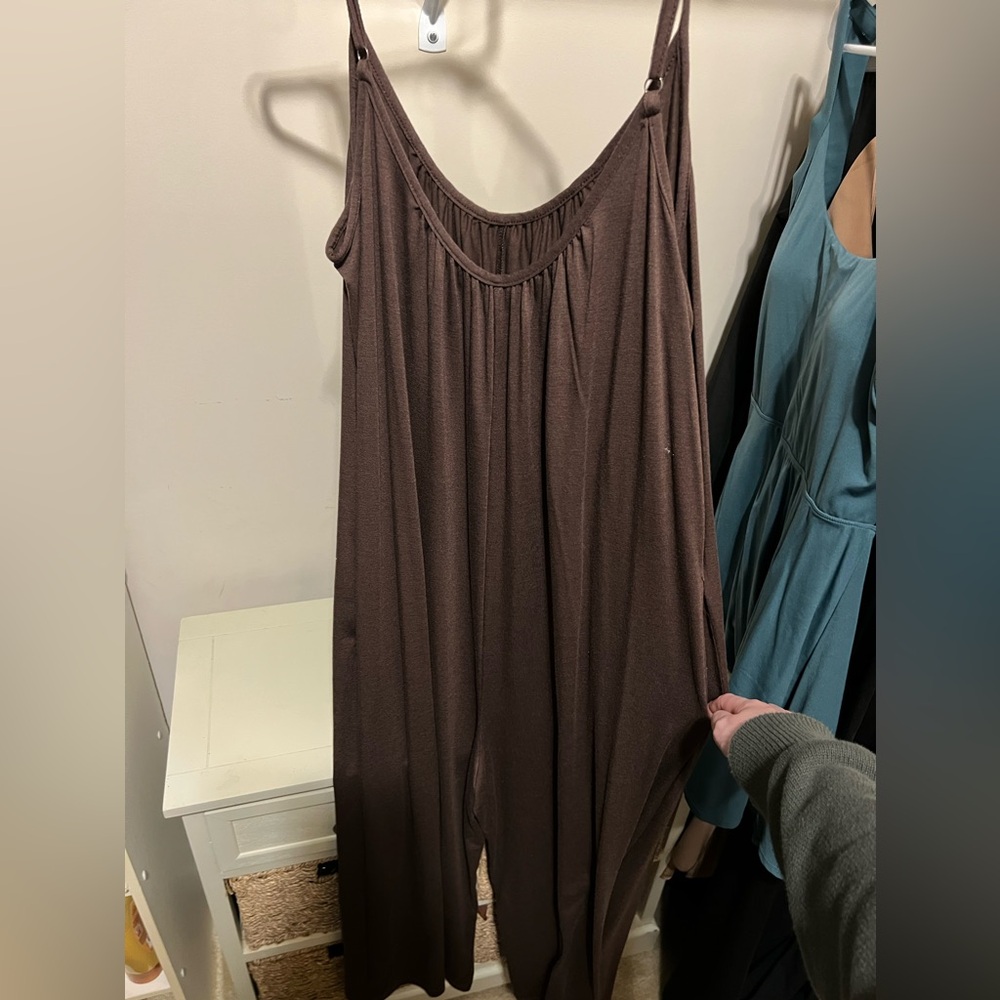 Brown loose jumpsuit with pockets